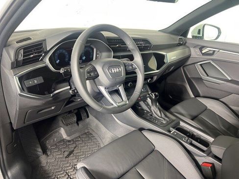 Certified 2025 Audi Q3 2.0T Premium w/ Convenience Package image 20