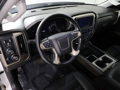 Used 2019 GMC Sierra 2500 Denali w/ Duramax Plus Package AWD/4WD image 22
