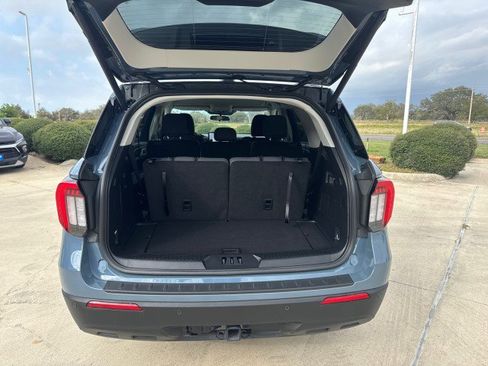 Used 2025 Ford Explorer Active image 13