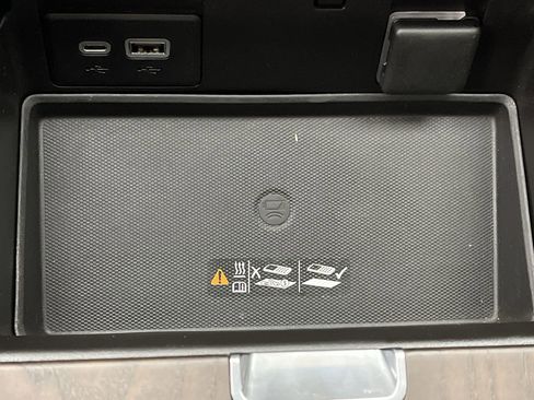 Used 2021 GMC Yukon XL Denali w/ Denali Premium Package image 29