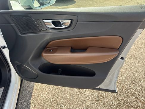 Used 2019 Volvo XC60 T8 Inscription w/ Advanced Package image 14