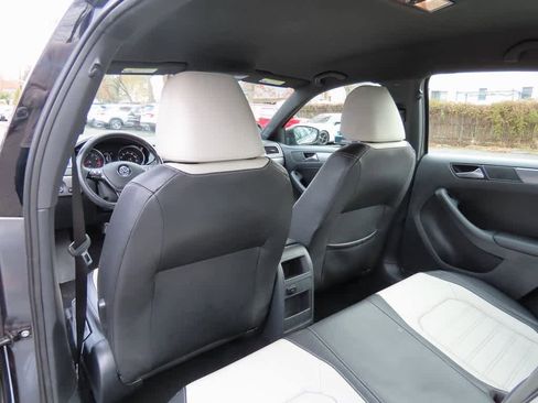 Used 2016 Volkswagen Jetta Sport w/ Lighting Package image 14