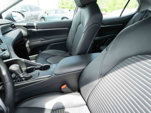 Used 2024 Toyota Camry SE FWD image 10