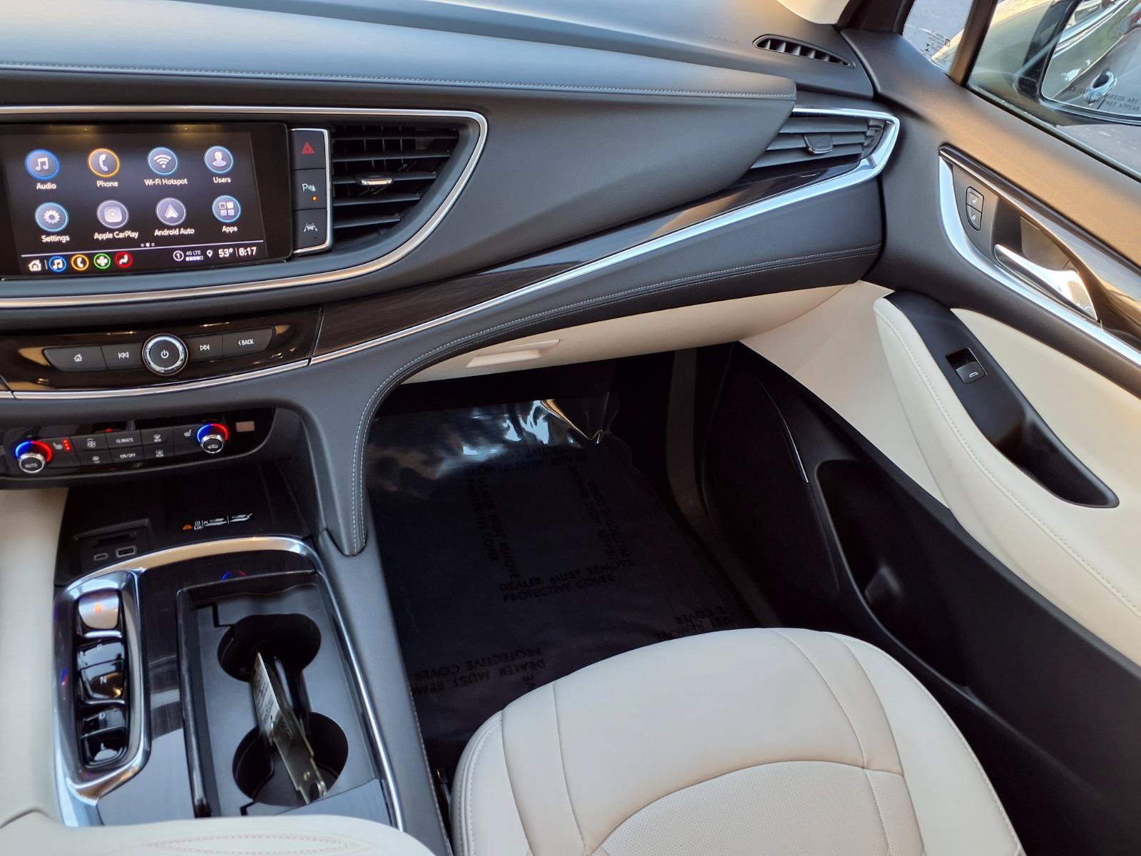 Used 2023 Buick Enclave Essence AWD/4WD image 3