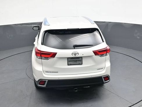 Used 2019 Toyota Highlander Limited FWD image 26