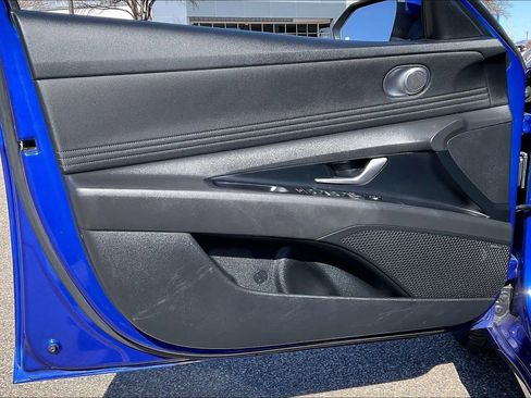 Used 2024 Hyundai Elantra Limited image 21