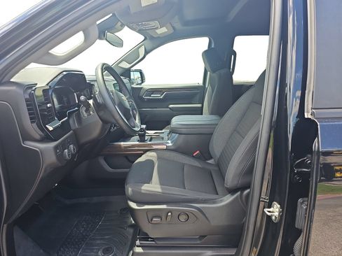Used 2024 Chevrolet Silverado 1500 LT RWD image 13