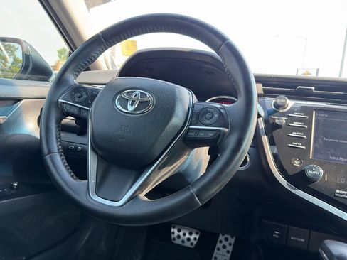 Used 2018 Toyota Camry XSE FWD image 23