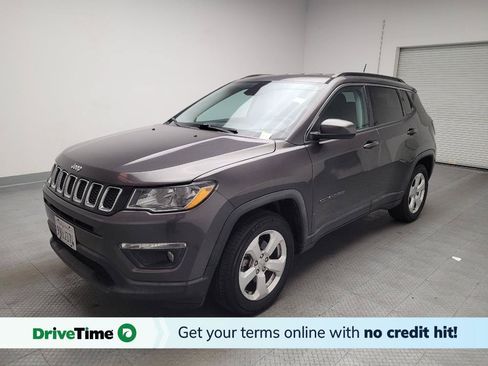 Used 2018 Jeep Compass Latitude FWD image 1