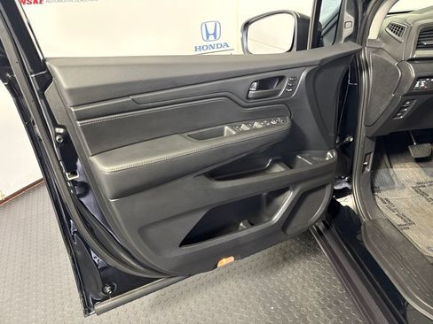 Used 2023 Honda Odyssey EX-L image 14