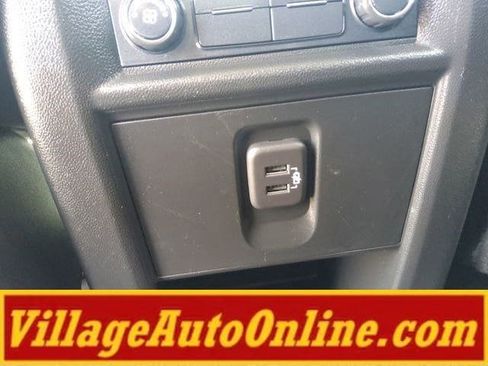 Used 2021 Chevrolet Traverse LT image 37