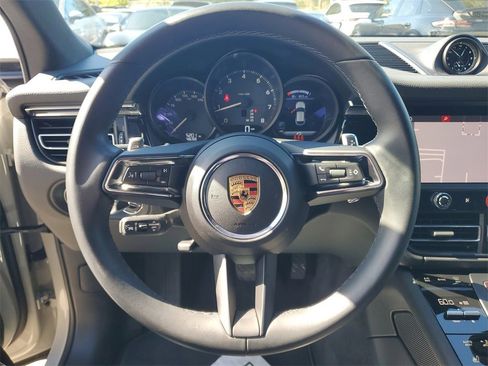 Used 2025 Porsche Macan image 35