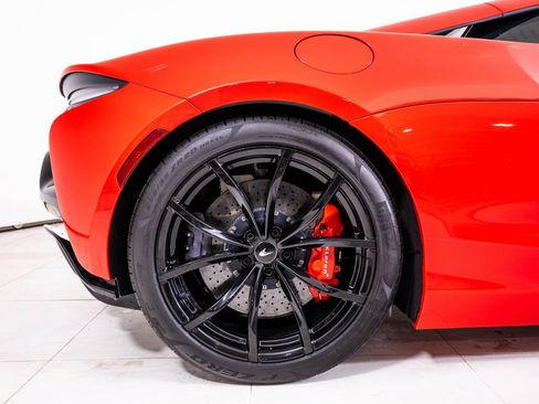 Used 2024 McLaren Artura RWD image 14