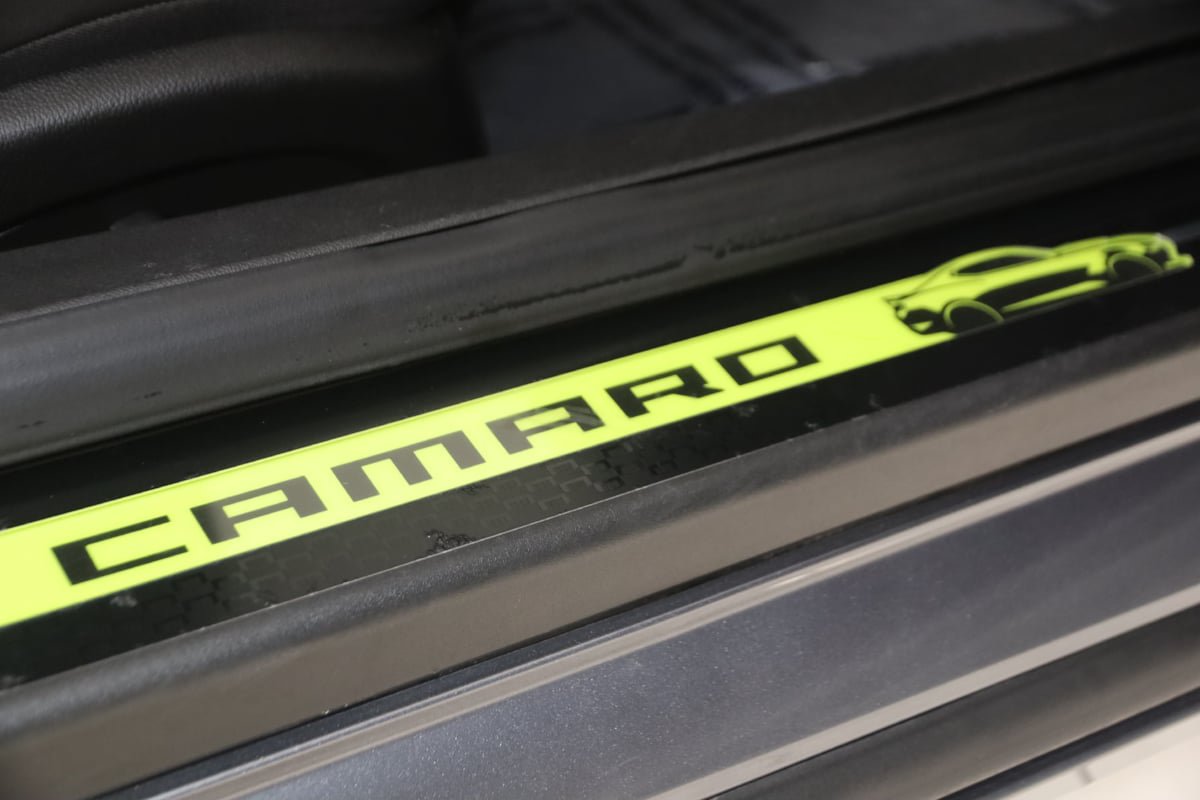 Used 2020 Chevrolet Camaro SS RWD image 17