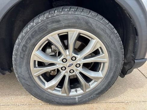 Used 2020 Ford Explorer XLT w/ Equipment Group 202A AWD/4WD image 24