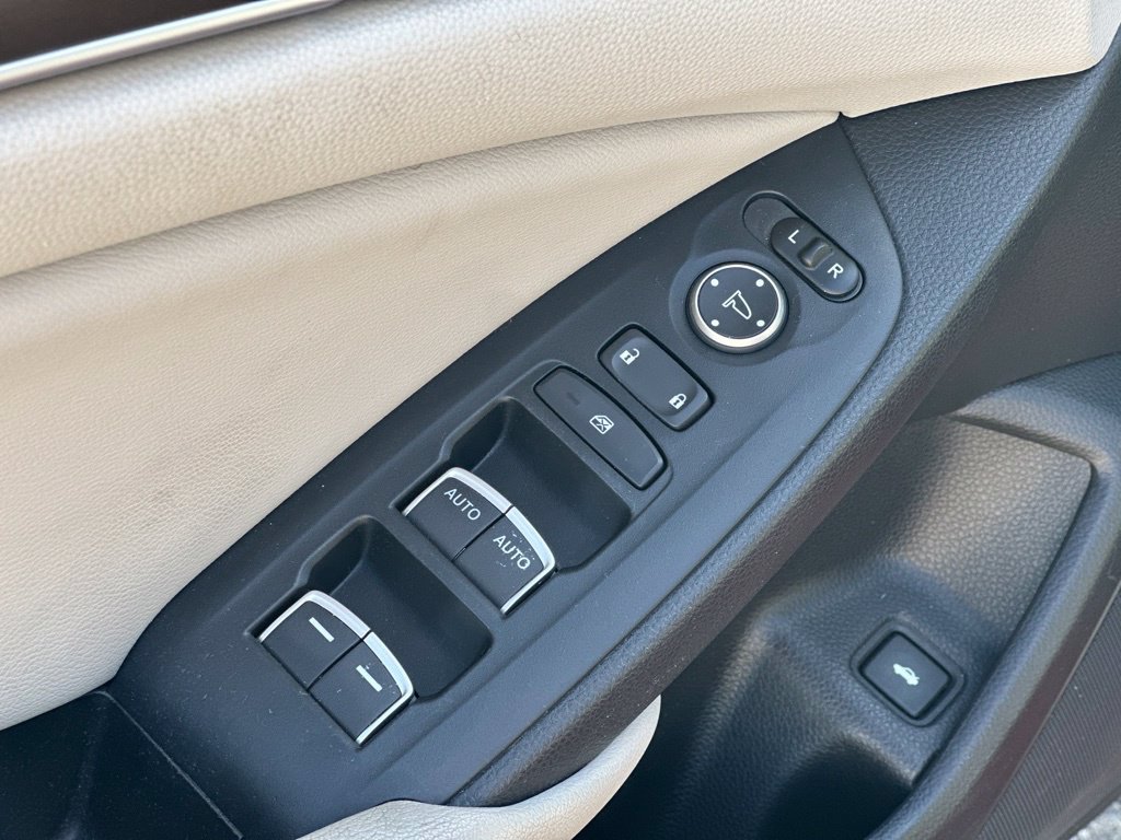 Used 2018 Honda Accord LX image 15