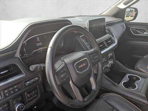 Used 2023 GMC Yukon XL AT4 w/ Technology Package AWD/4WD image 10