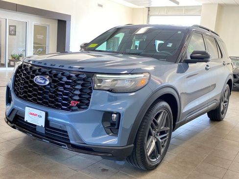 Used 2025 Ford Explorer ST AWD/4WD image 4