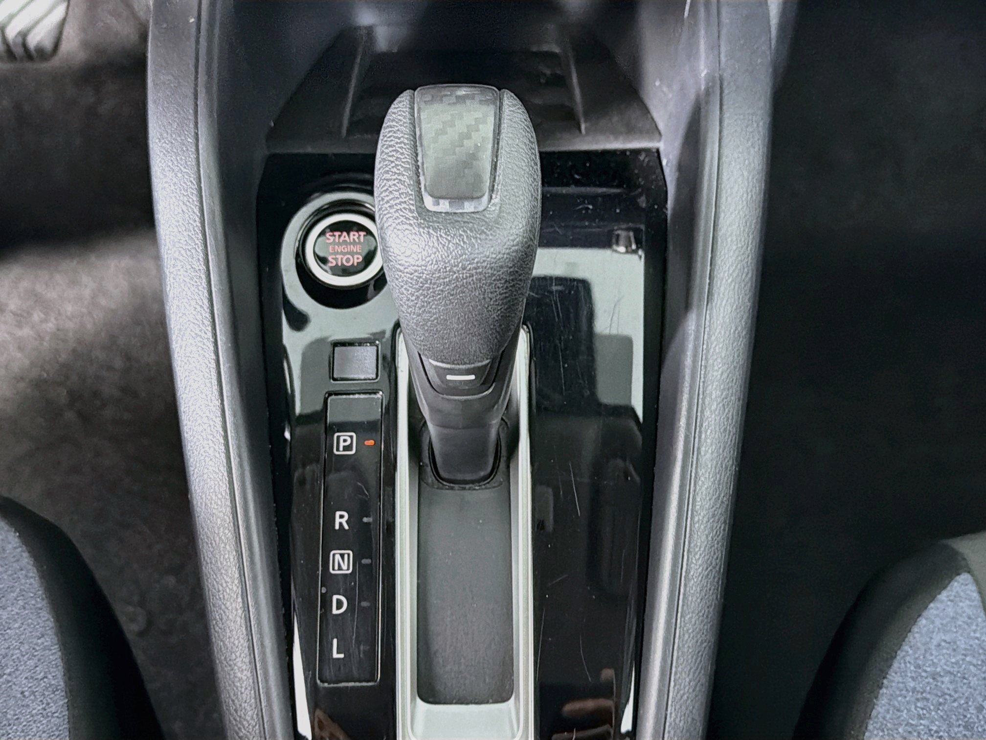 Used 2025 Nissan Versa SV FWD image 25