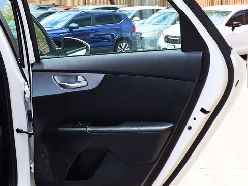 Used 2022 Kia Forte LXS FWD image 26