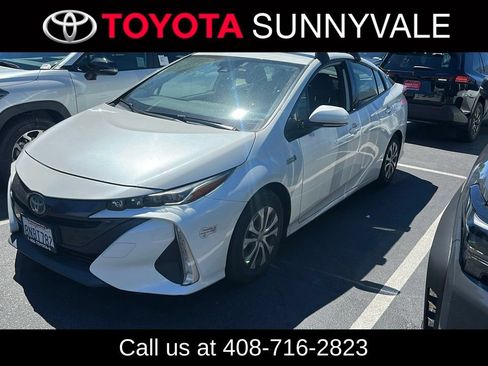 Certified 2020 Toyota Prius Prime LE FWD image 1