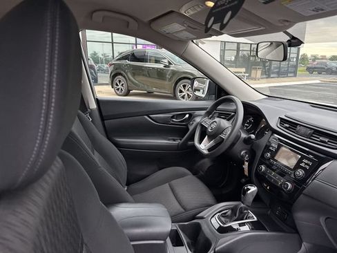 Used 2017 Nissan Rogue S FWD image 18