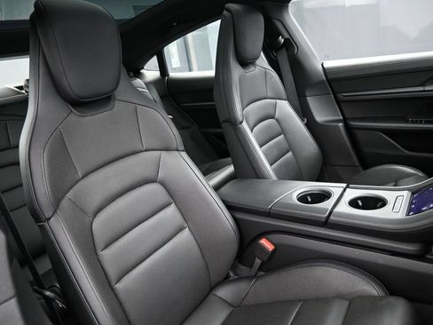 Certified 2025 Porsche Taycan AWD/4WD image 30