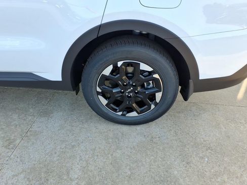 New 2026 Kia Sorento S FWD image 8