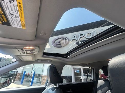 Used 2022 Toyota Highlander XLE image 11