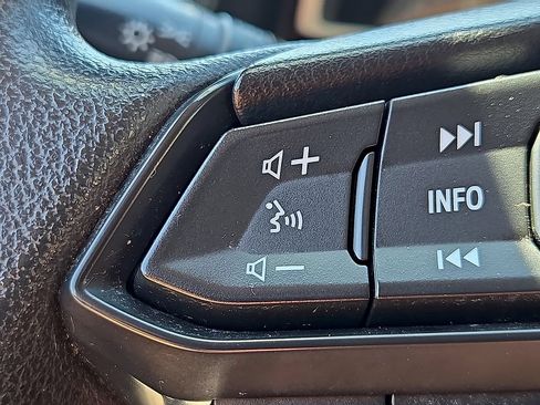 Used 2019 Toyota Yaris LE FWD image 28