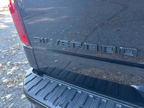 Used 2021 Chevrolet Silverado 1500 Custom Trail Boss w/ LPO, Dark Essentials Package image 13