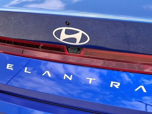 Used 2024 Hyundai Elantra SEL FWD image 30