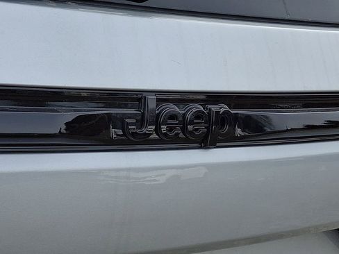 New 2026 Jeep Grand Cherokee Altitude AWD/4WD image 21