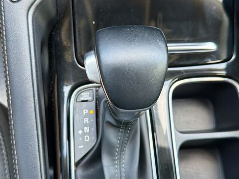 Used 2024 Kia Telluride EX w/ EX Captain's Chair Package FWD image 31