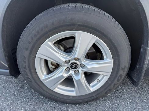 Used 2022 Toyota Highlander L image 9
