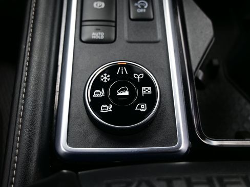Used 2023 Nissan Pathfinder SV AWD/4WD image 23