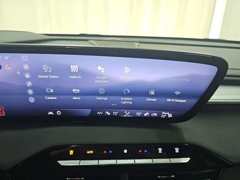 Used 2025 Buick Enclave Preferred image 2