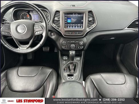 Used 2021 Jeep Cherokee Trailhawk AWD/4WD image 14