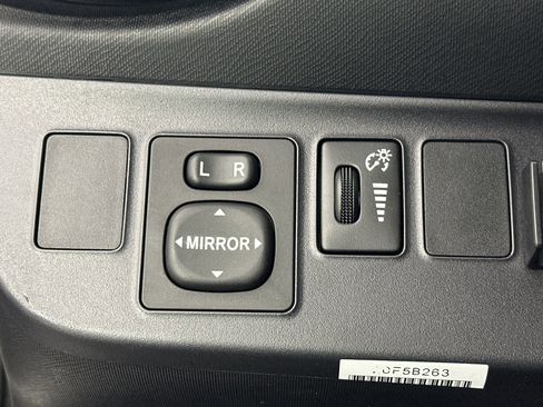 Used 2016 Toyota Prius C Two image 21