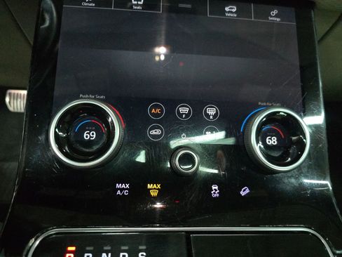 Used 2018 Land Rover Range Rover Velar R-Dynamic SE image 24