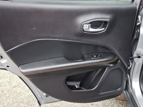 Used 2018 Jeep Compass Limited w/ Navigation Group image 19