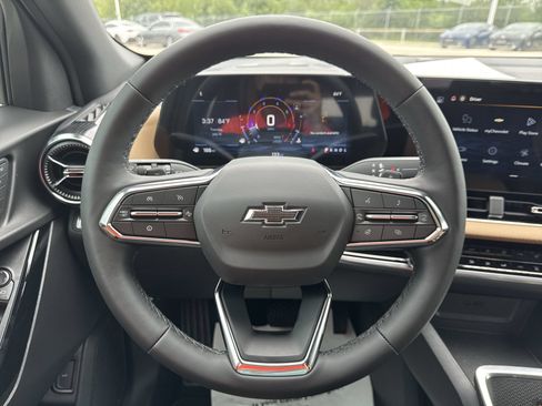 Used 2026 Chevrolet Equinox ACTIV w/ Convenience Package III FWD image 11