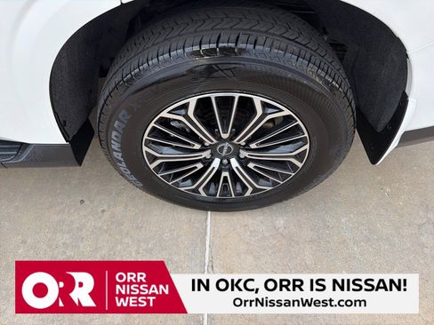 Used 2026 Nissan Armada SL w/ Captain's Chari Seat Package image 9