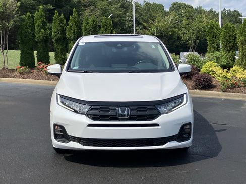 Certified 2025 Honda Odyssey EX-L image 3