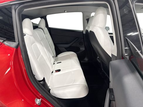 Certified 2023 Tesla Model Y Long Range AWD/4WD image 11