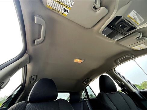 Used 2022 Subaru Crosstrek 2.0i image 19