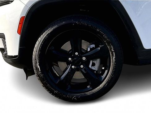 Certified 2022 Jeep Grand Cherokee L Laredo image 33