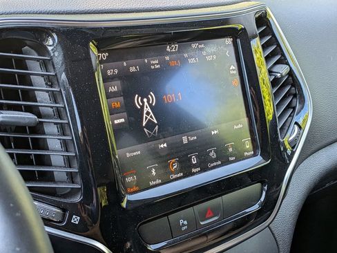 Used 2019 Jeep Cherokee Limited AWD/4WD image 22