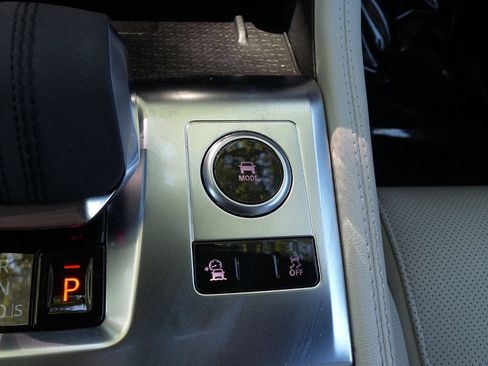 Used 2023 Jaguar F-PACE S AWD/4WD image 50