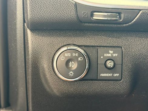 Used 2017 Chevrolet Traverse LT w/ Style and Technology Package FWD image 26